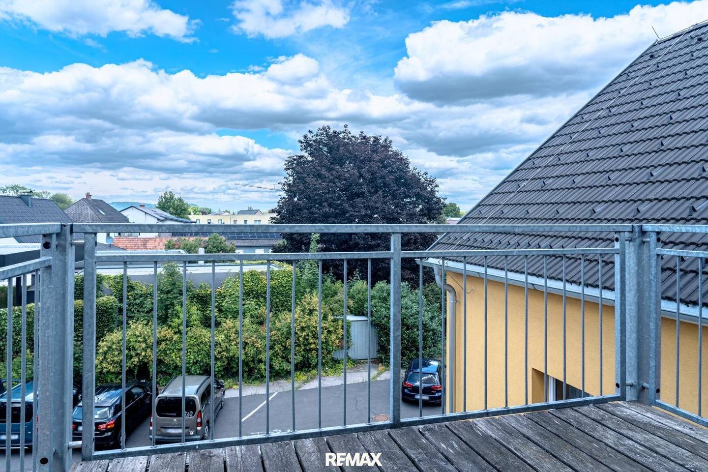 Anlageobjekt mit 3 Wohnungen und 2 Apartments
