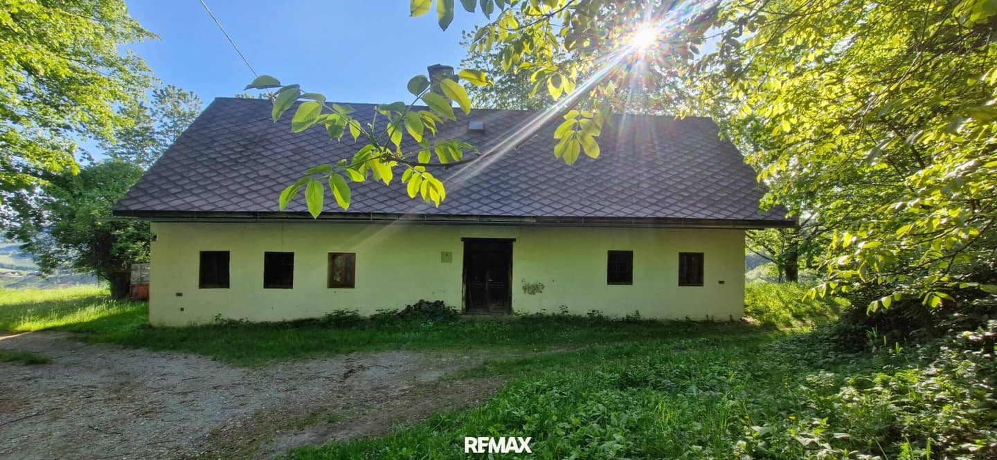 Vineyard Estate with Panoramic Views in Leutschach
