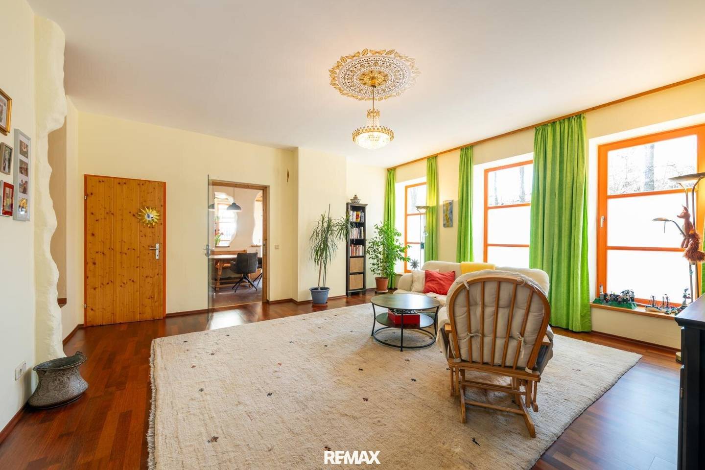 Spacious Estate on 2.4 ha