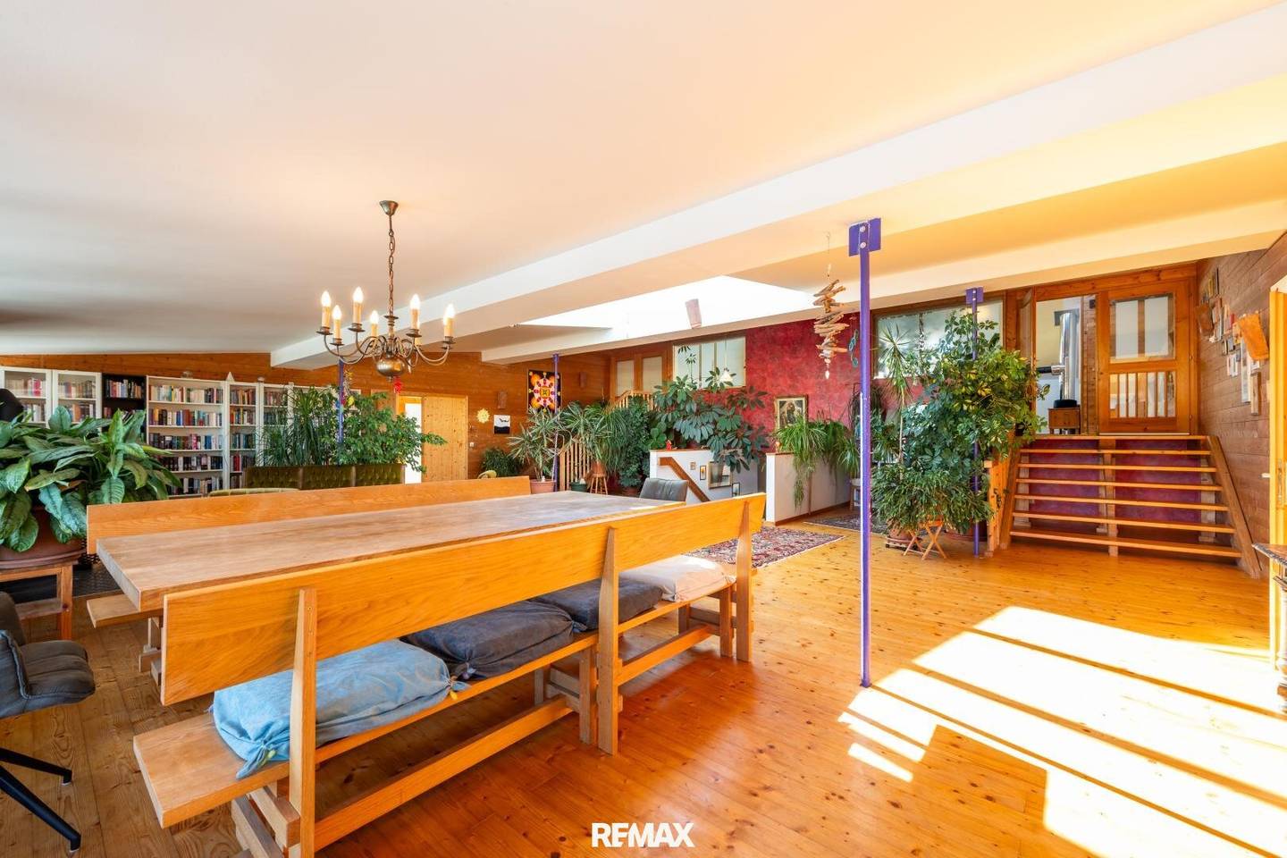 Spacious Estate on 2.4 ha