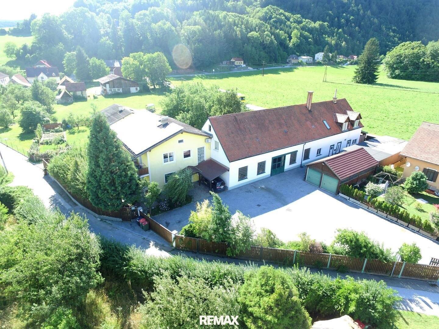 Mehrfamilienhaus mit Werkstatt in Köflach