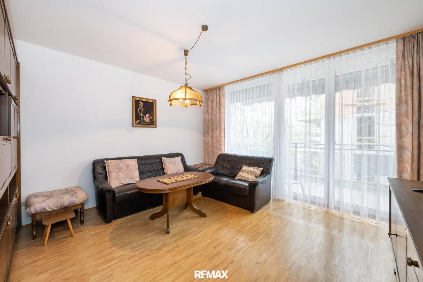 Wohnung with two balconies and underground parking included