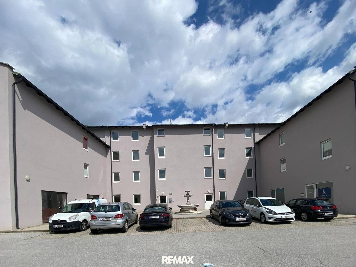 Apartment investment property near supermarket