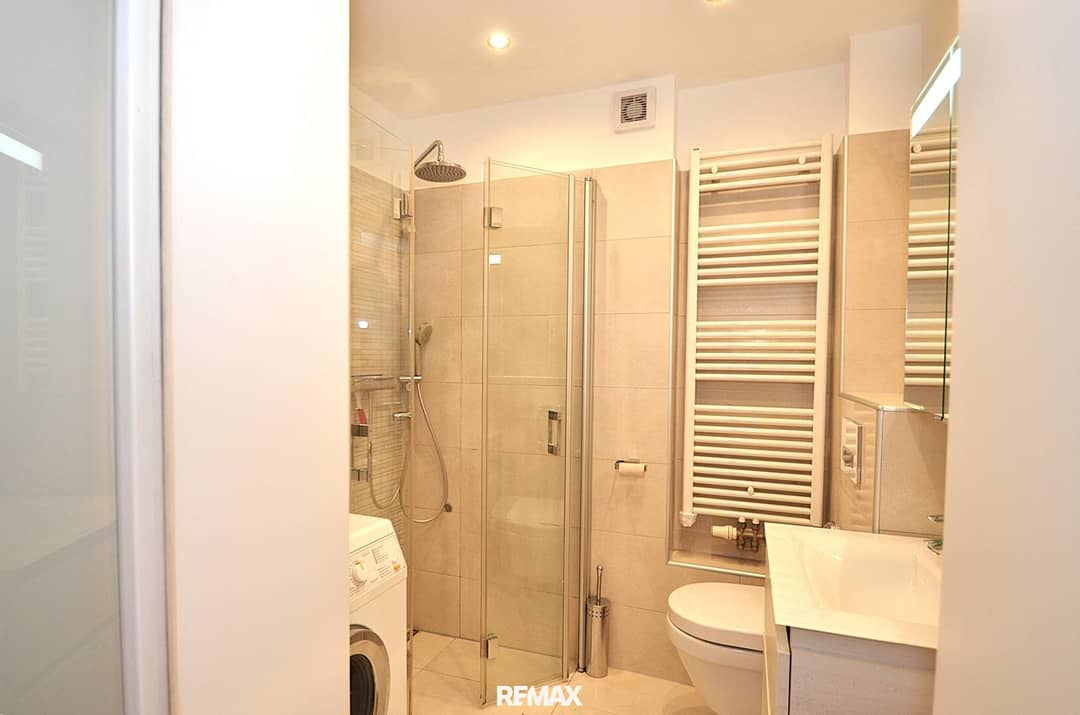 Central 2-Room Apartment in Jakomini