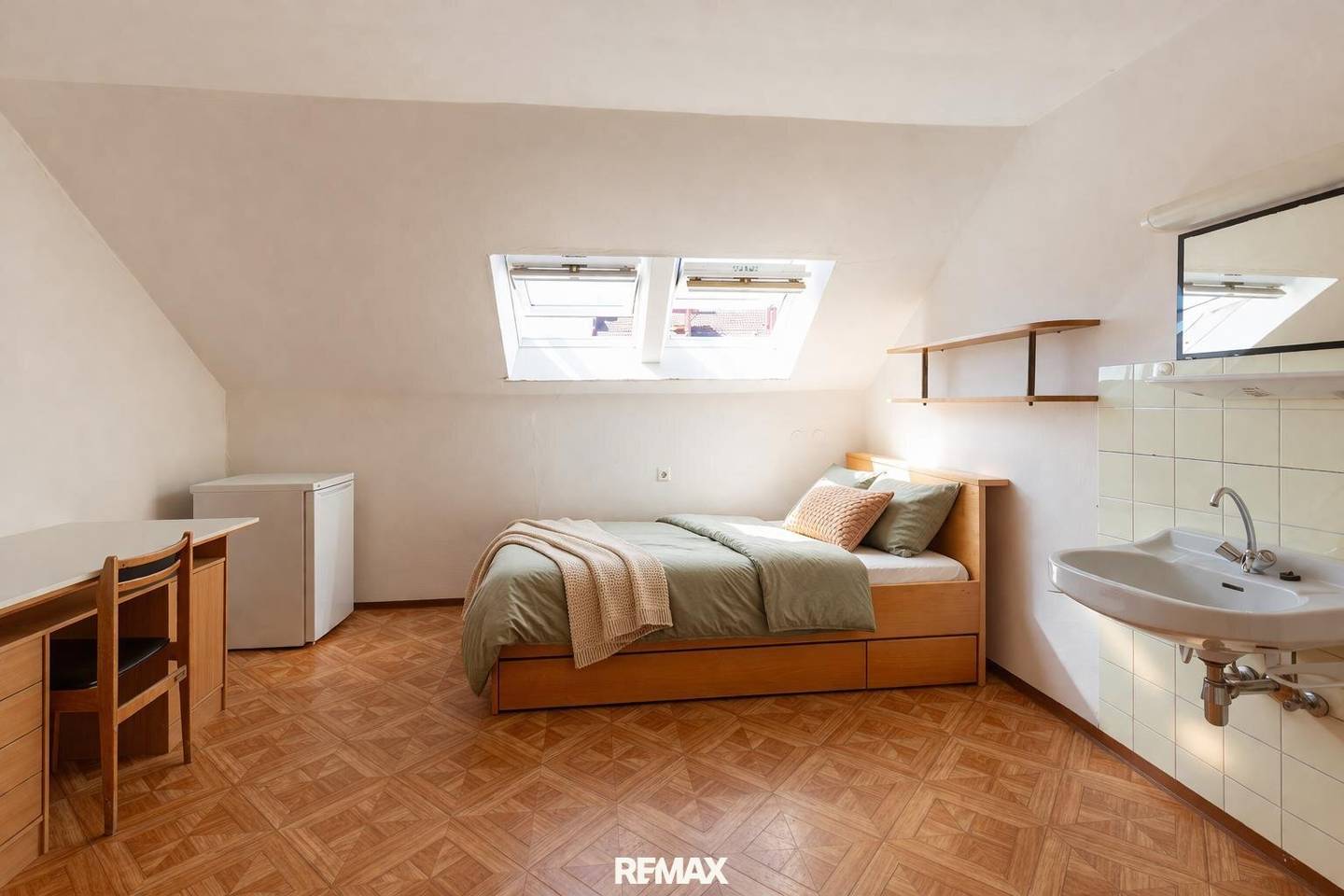 Apartment Spacious layout central location