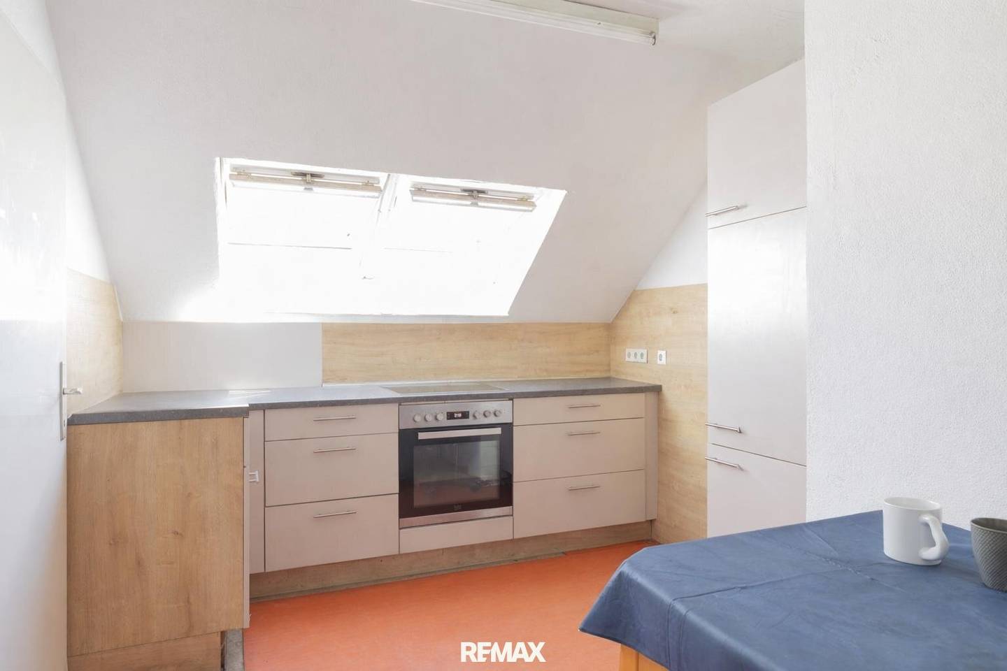 Apartment Spacious layout central location