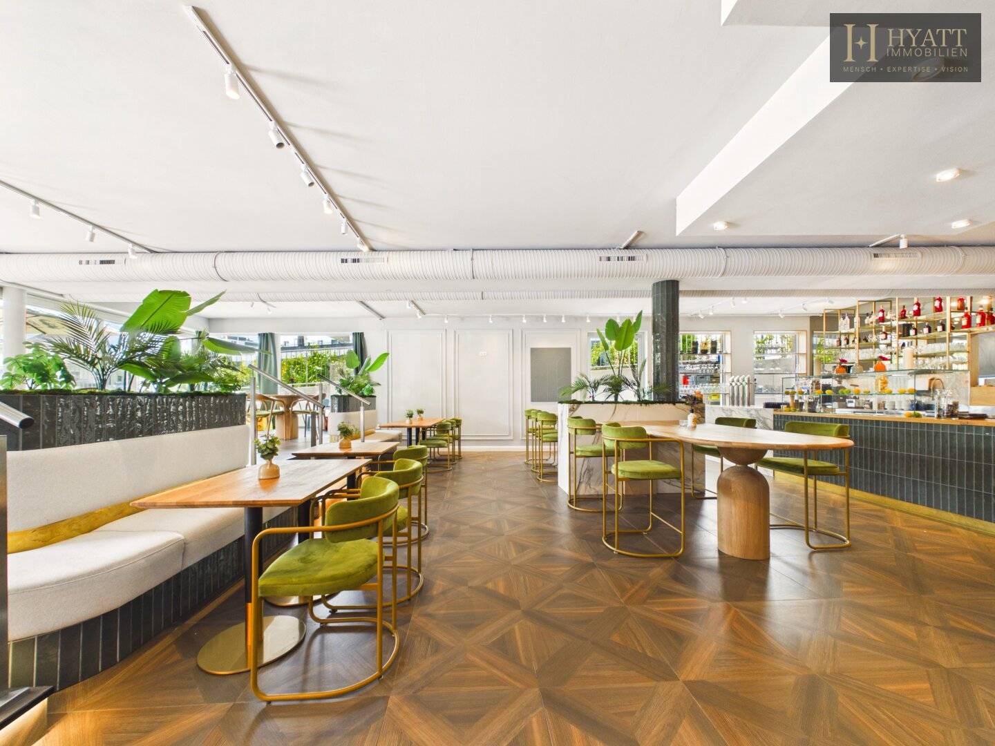 Gastronomy premises with terrace and underground parking in town centre