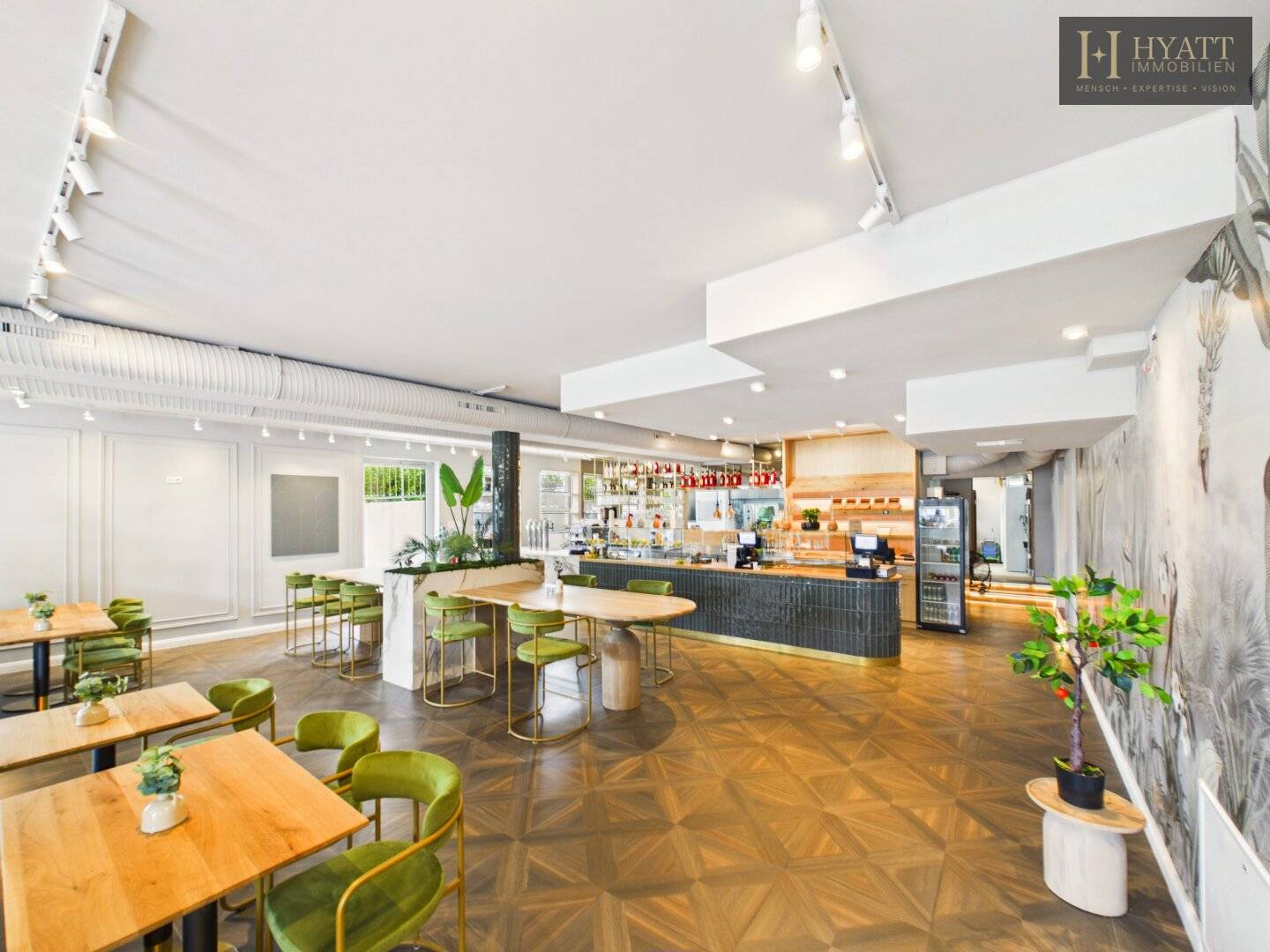Gastronomy premises with terrace and underground parking in town centre