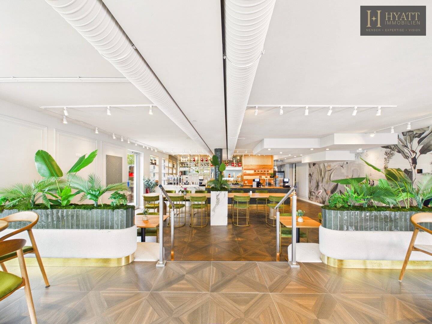Gastronomy premises with terrace and underground parking in town centre