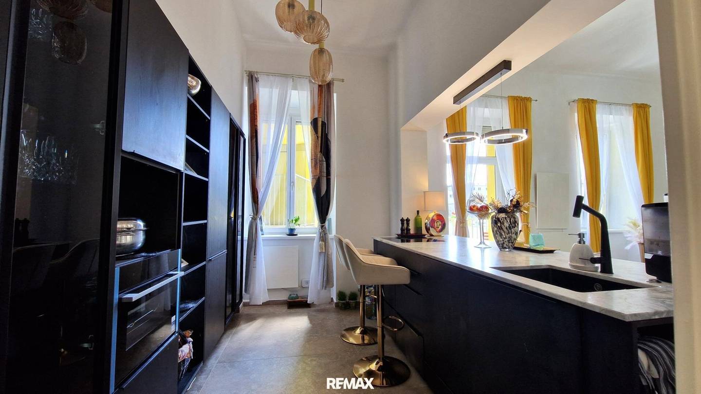 Old building apartment with balcony near center