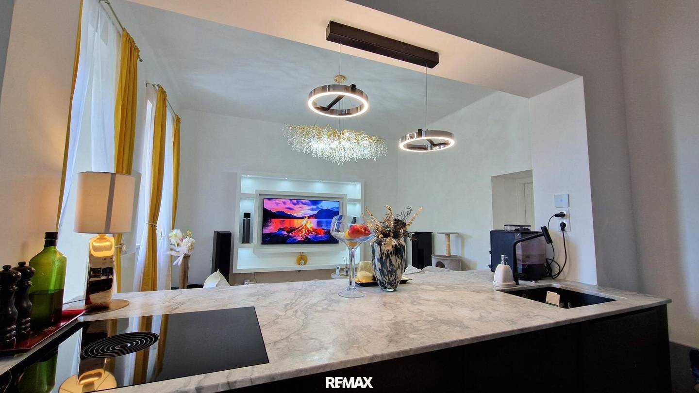 Old building apartment with balcony near center