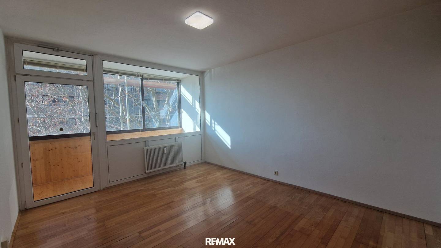 Garçonnière zentrale Lage Loggia TG Parkplatz
