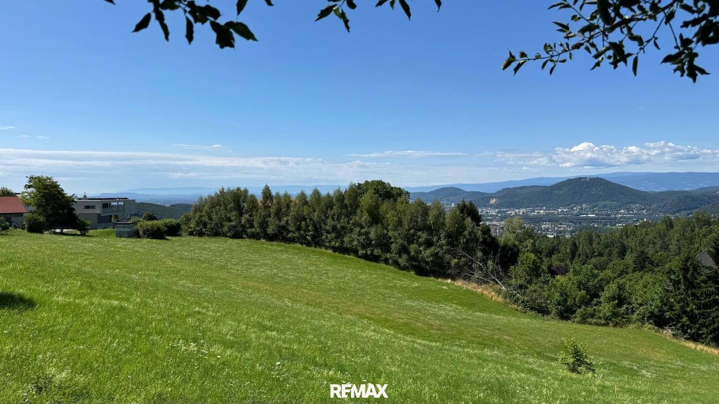 Building plot with view in Weinitzen