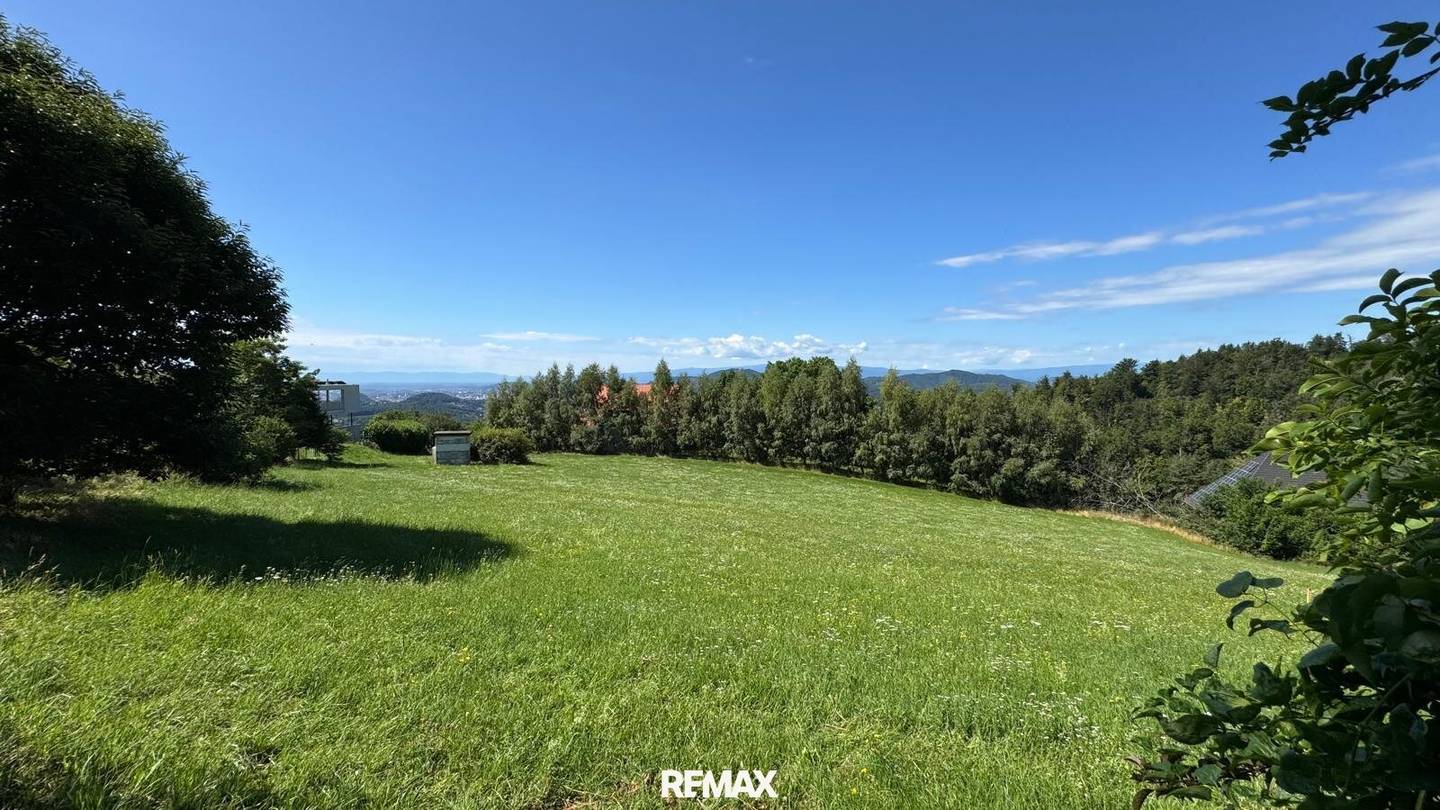 Building plot with view in Weinitzen