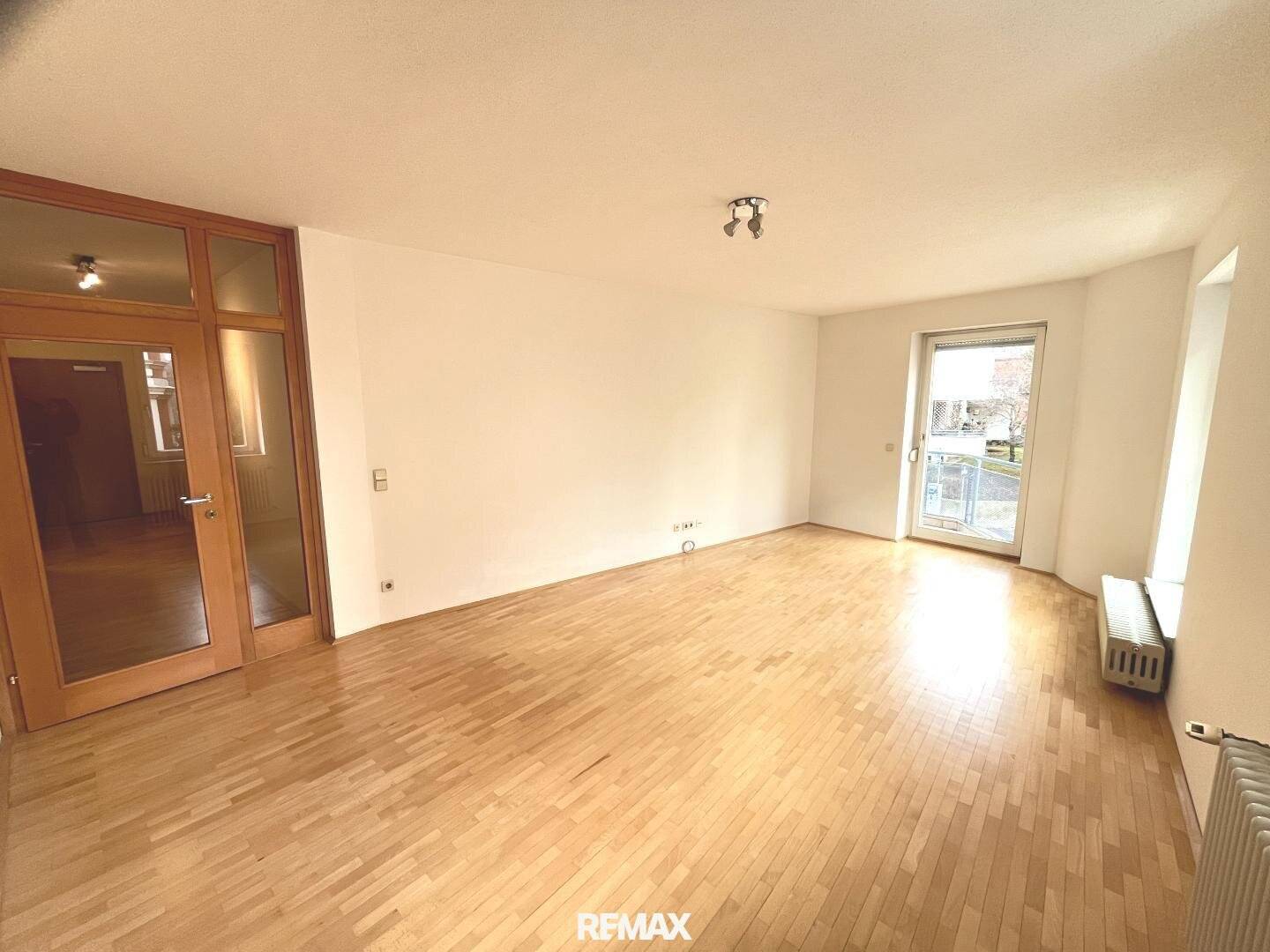 Bright apartment with balcony and underground parking in Geidorf