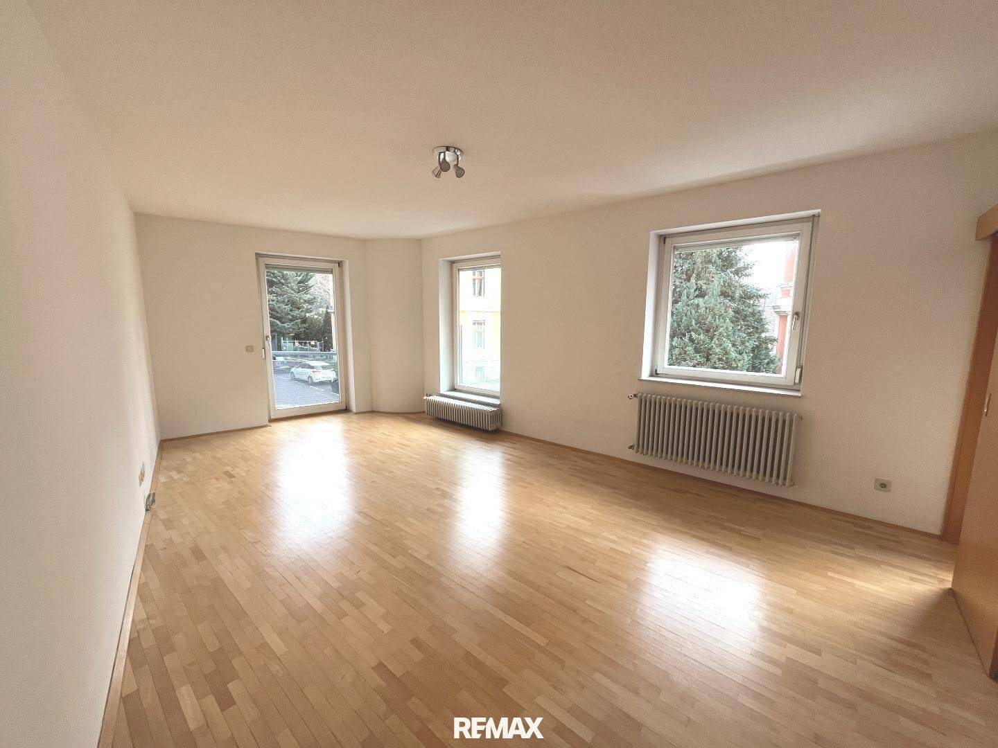 Bright apartment with balcony and underground parking in Geidorf