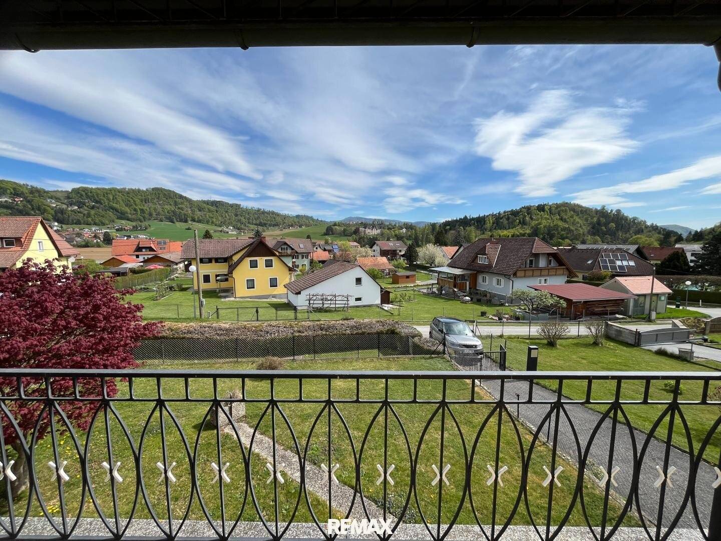 Residential house with large plot in beautiful, quiet surroundings