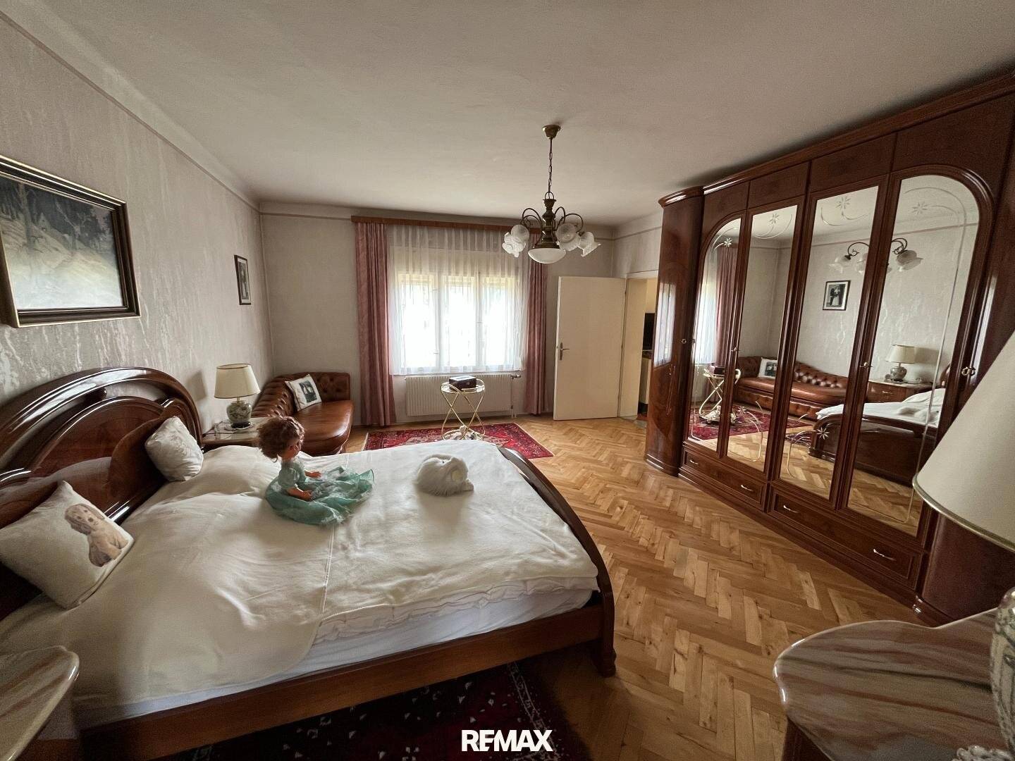 Wohnhaus mit Grundstück in Rein