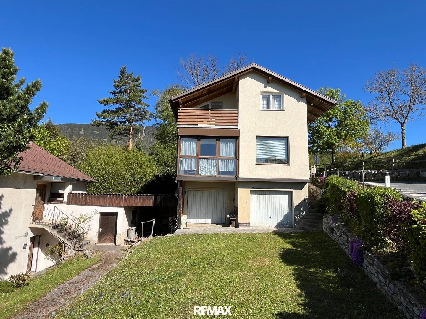 Zwei Häuser mit Sanierungsbedarf auf 2190 m²