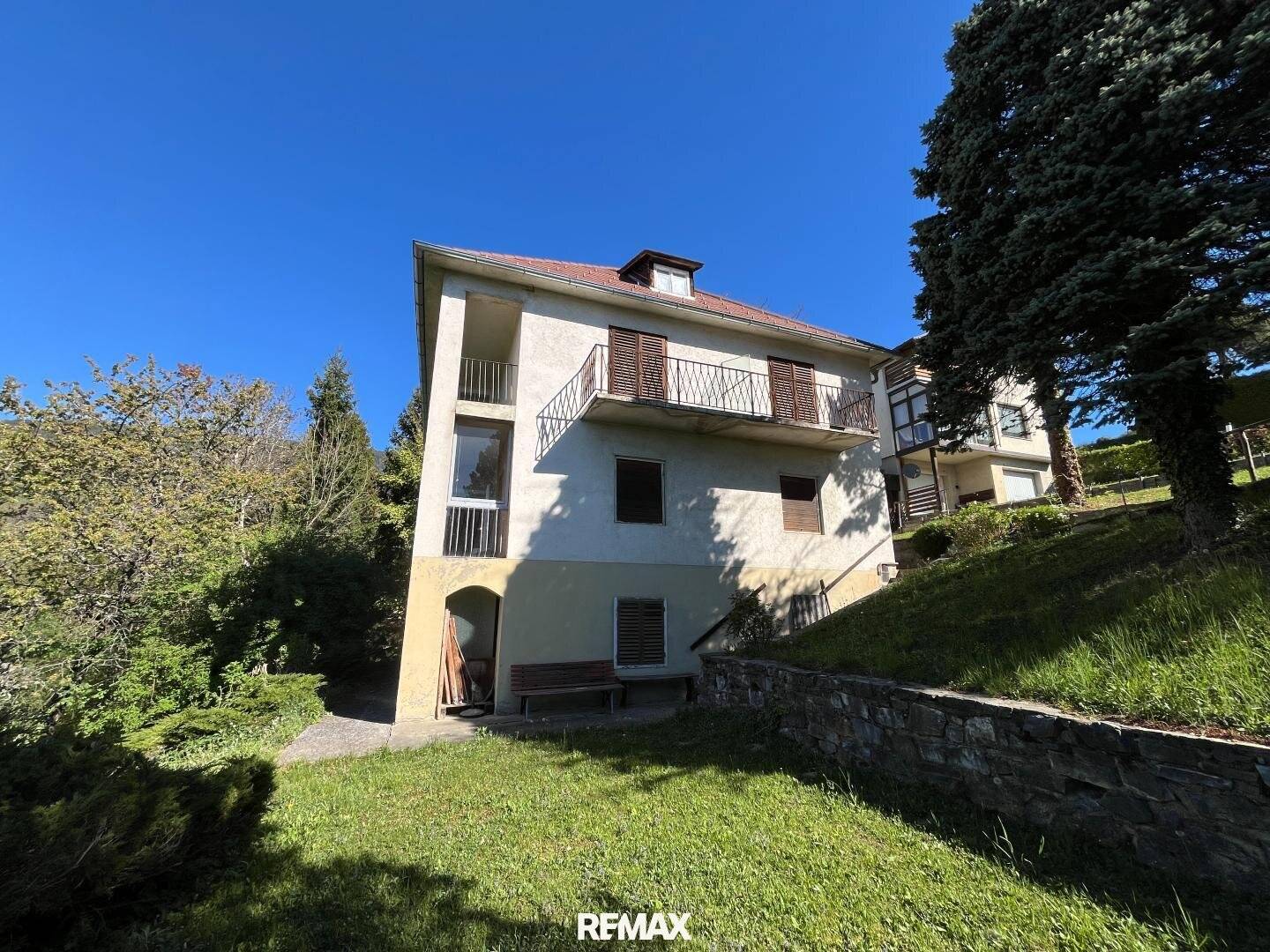 Zwei Häuser mit Sanierungsbedarf auf 2190 m²