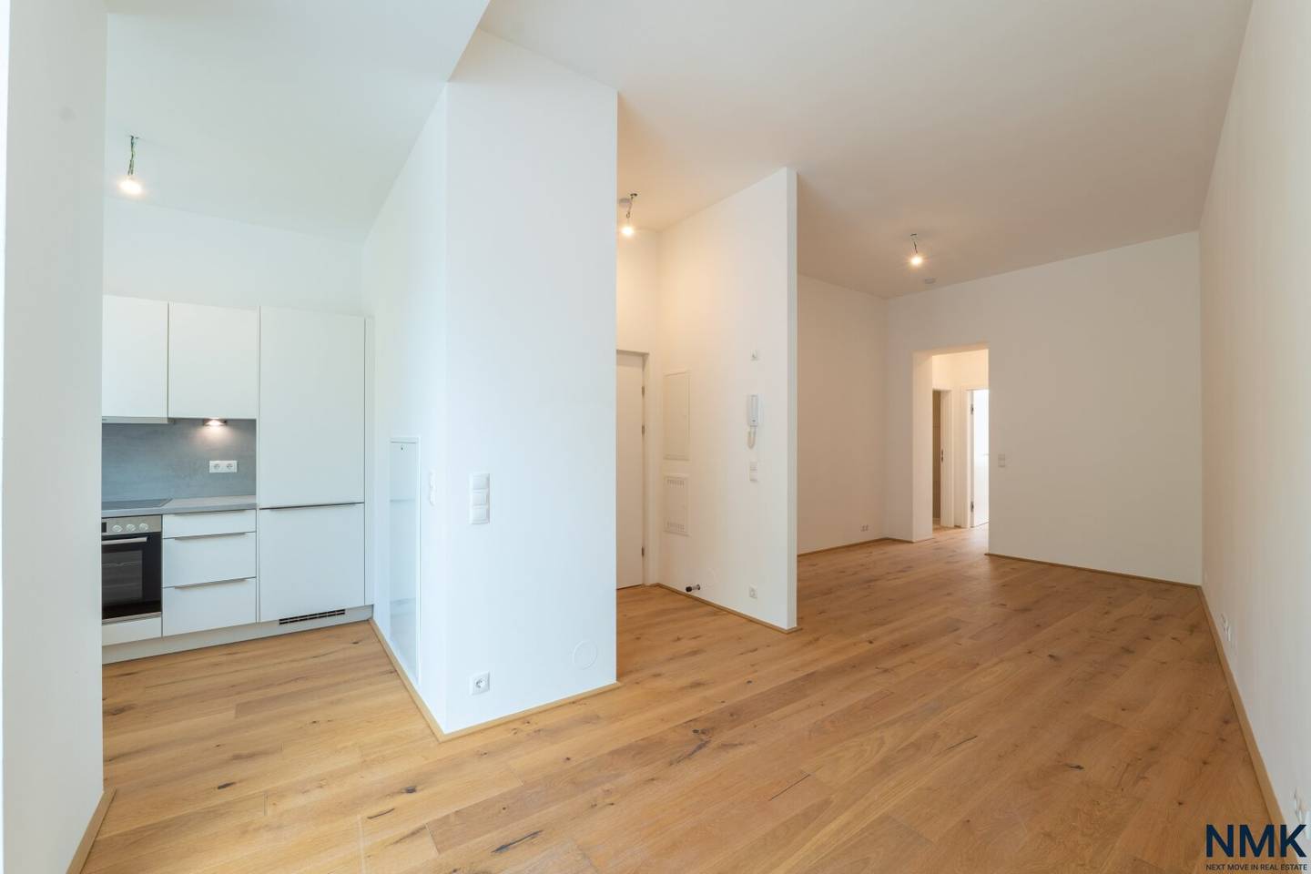 Altbauwohnung mit großer Terrasse nahe Schloss Hetzendorf