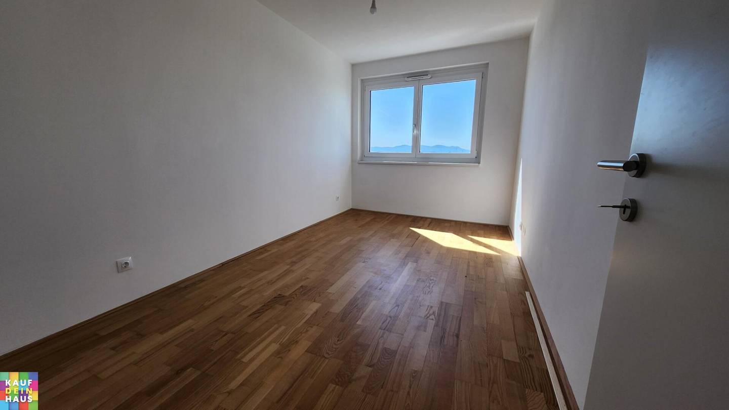Apartment with direct lake view and quiet location
