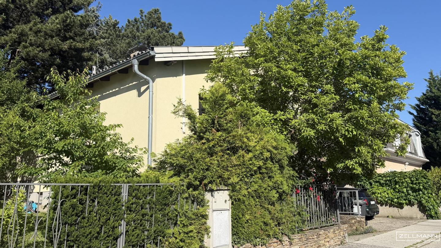Charming Single Family Home with Garden and Development Potential in Vienna Mauer