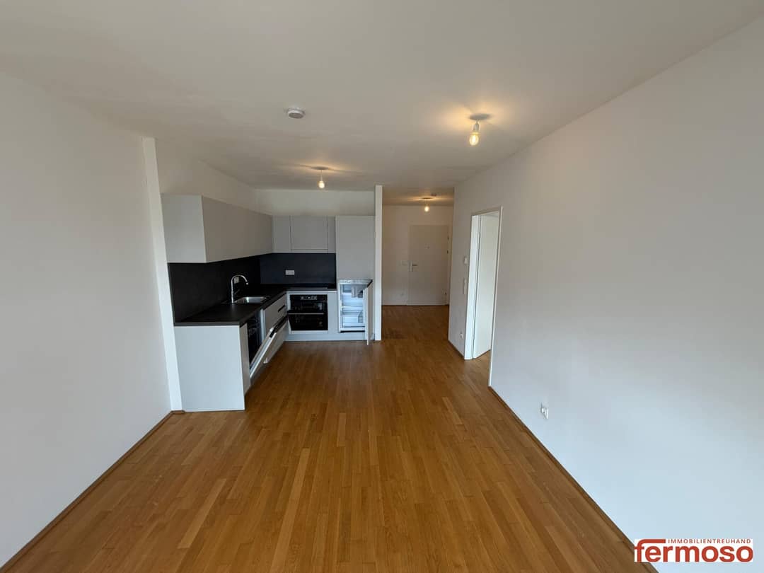 Moderne Wohnung mit Balkon und U Bahn Nähe