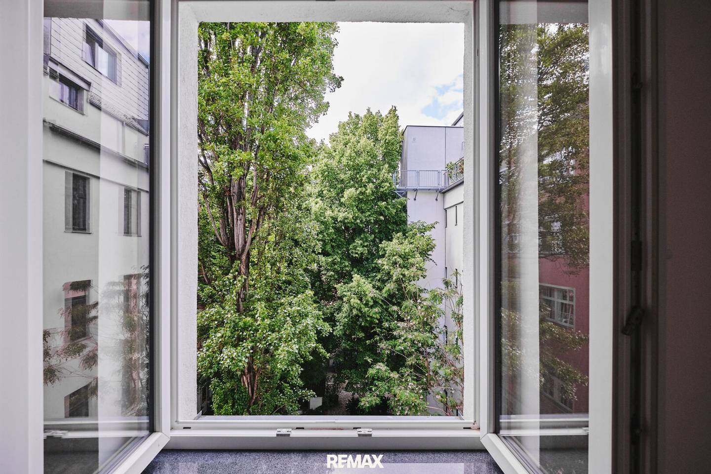 Quiet modernized apartment near Steinbauerpark