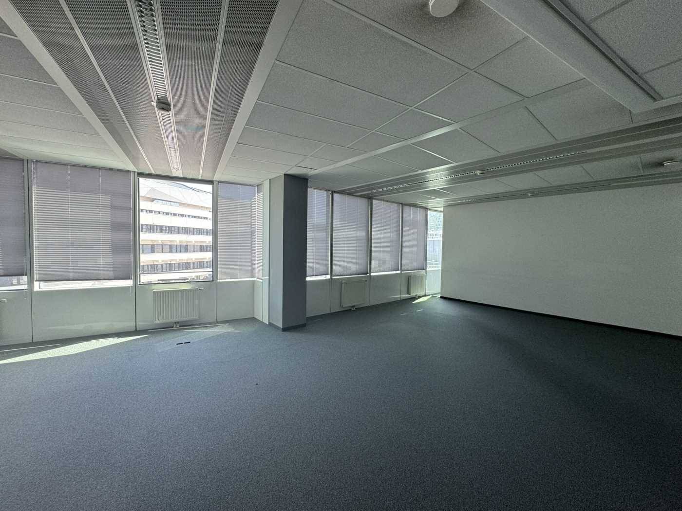 Bürofläche im Saturn Tower, Wien