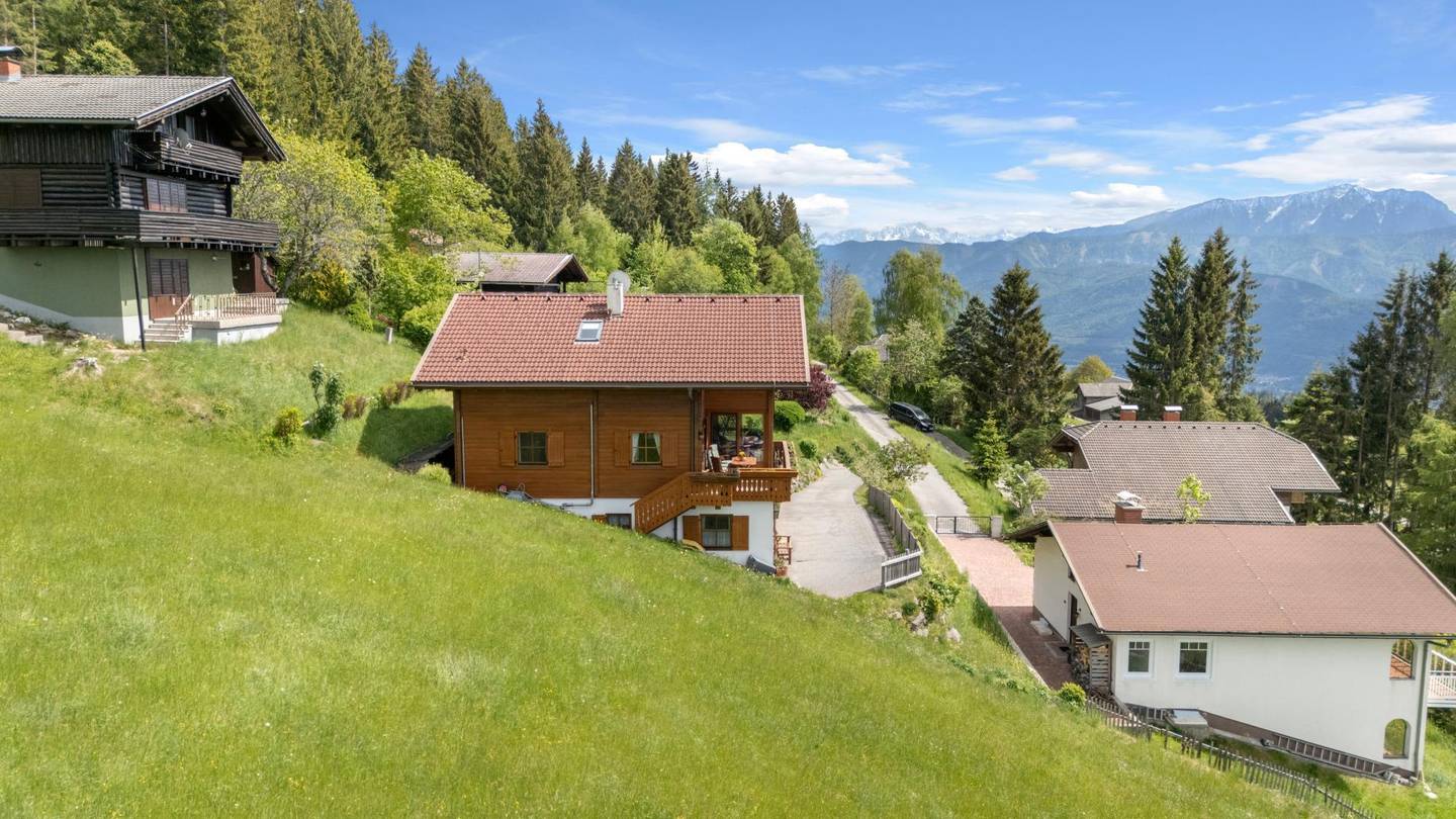 Ferienhaus mit Seeblick und Bergpanorama