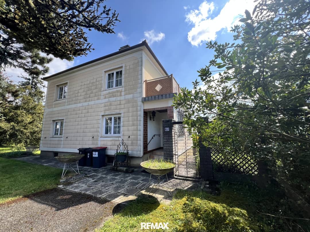 Detached House with 150 m² in Viehdorf