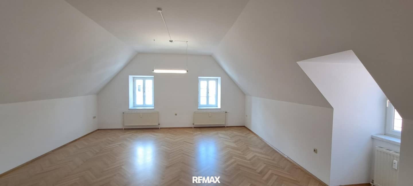 Barrier-Free Office in City Center