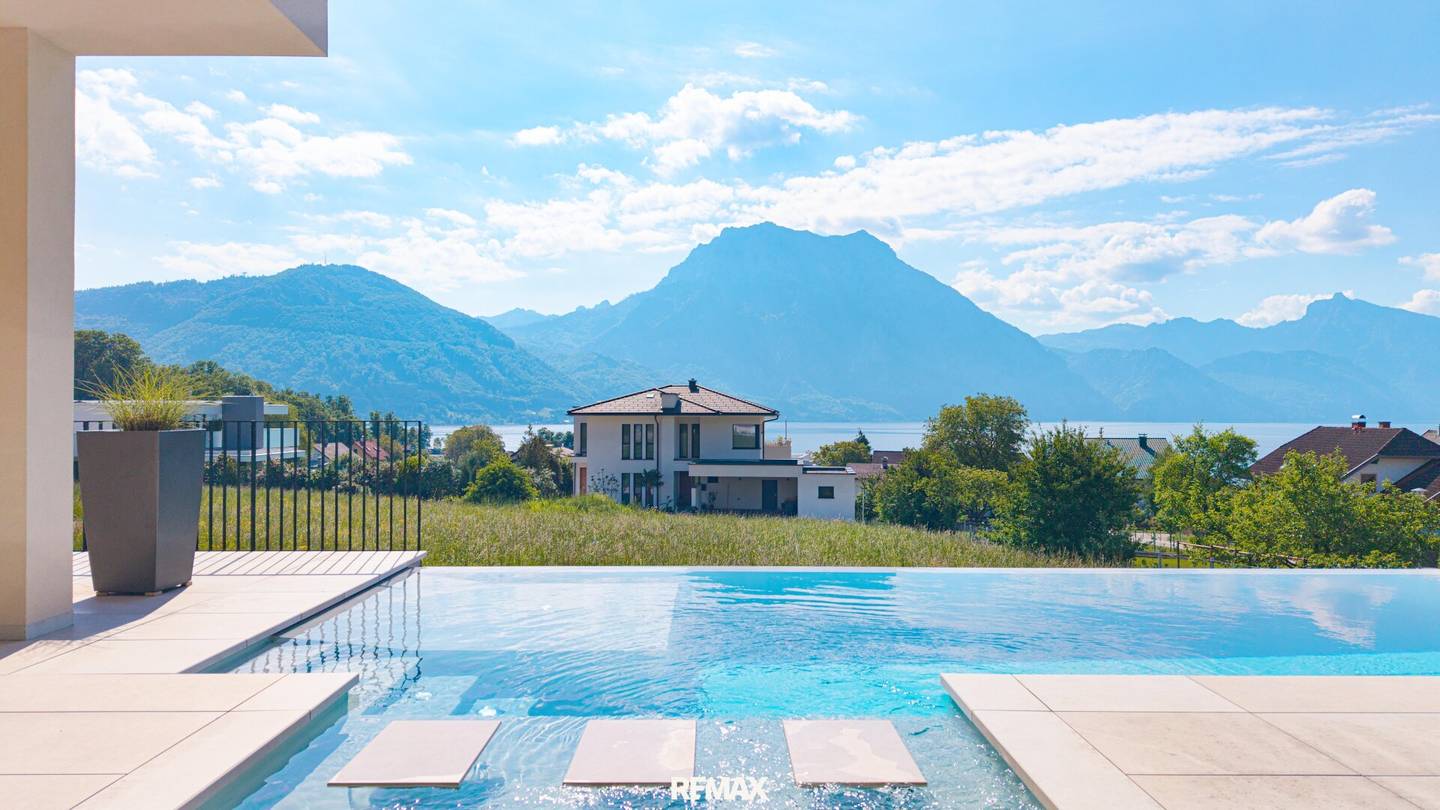 Exclusive Design Villa with Lake View