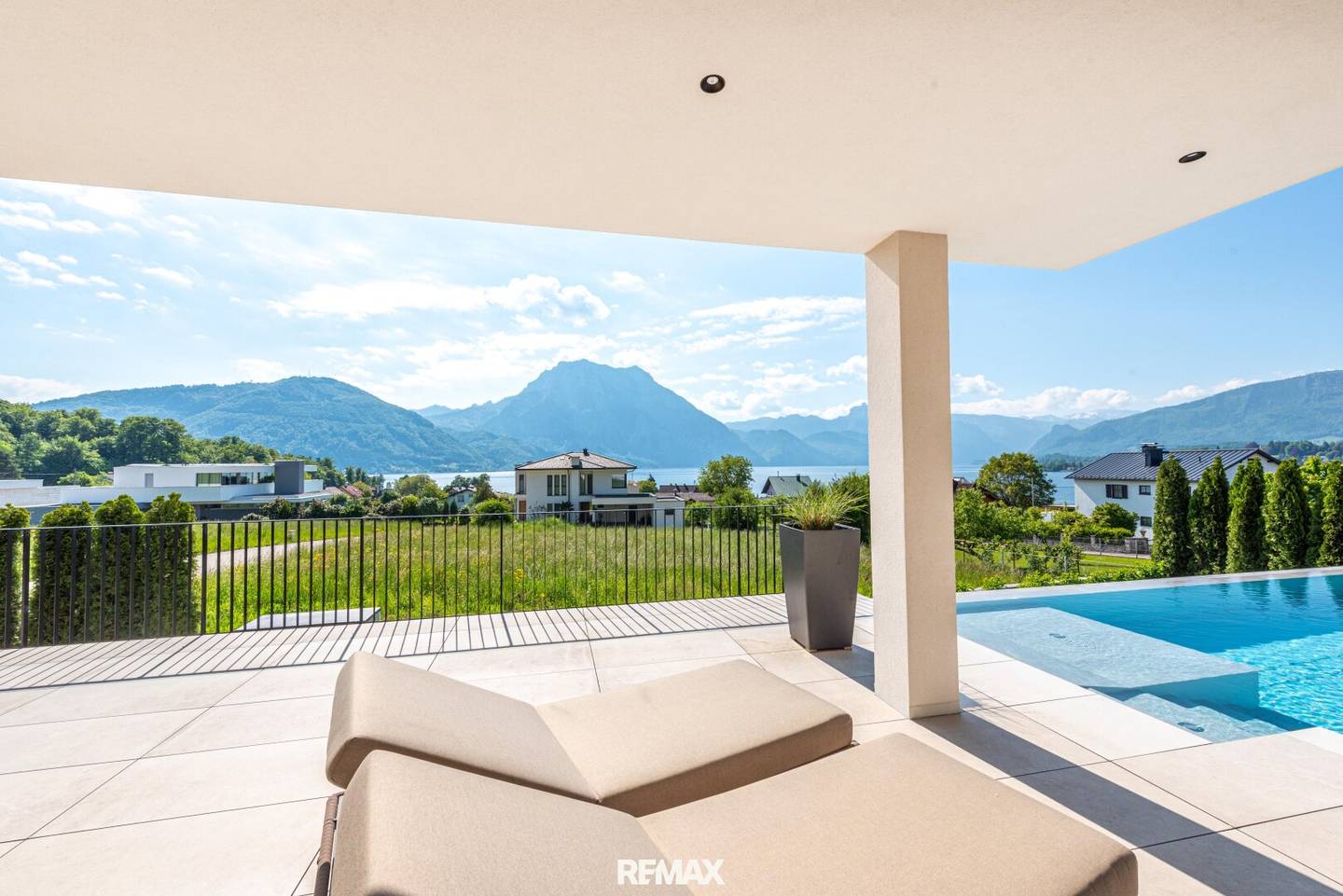 Exclusive Design Villa with Lake View