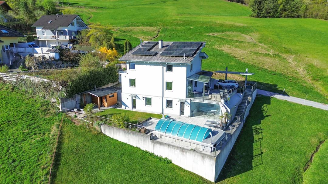 Exklusives Einfamilienhaus mit Pool