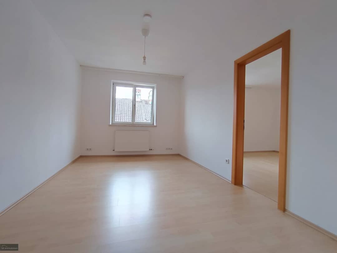Wohnung Westausrichtung Großzügiger Wohnbereich