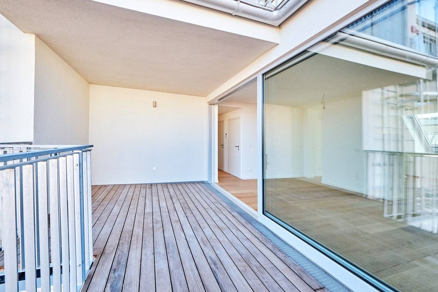 Living with flair exclusive two room attic apartment in 1070 Vienna