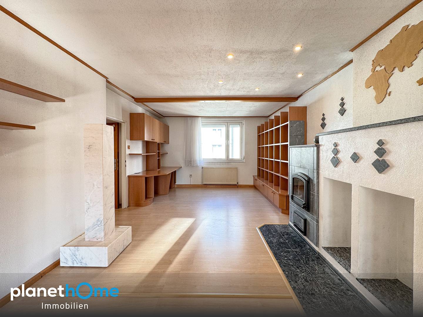 Bright apartment with parking in the inner courtyard