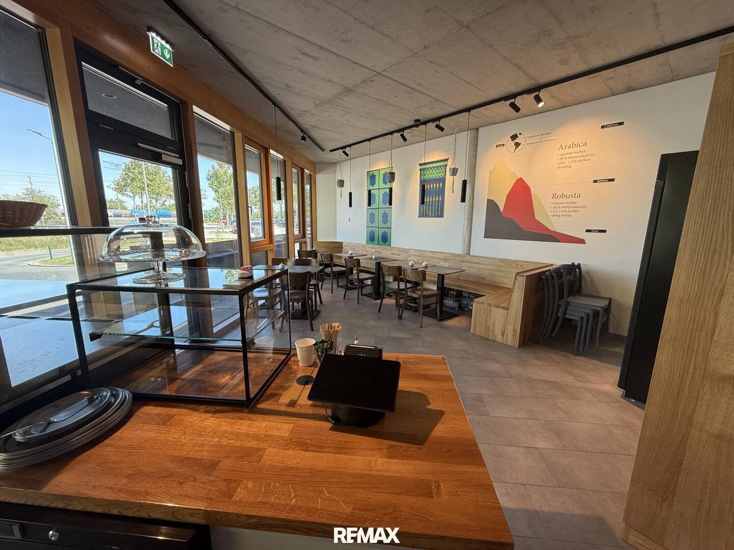 Modern Café in Schwechat
