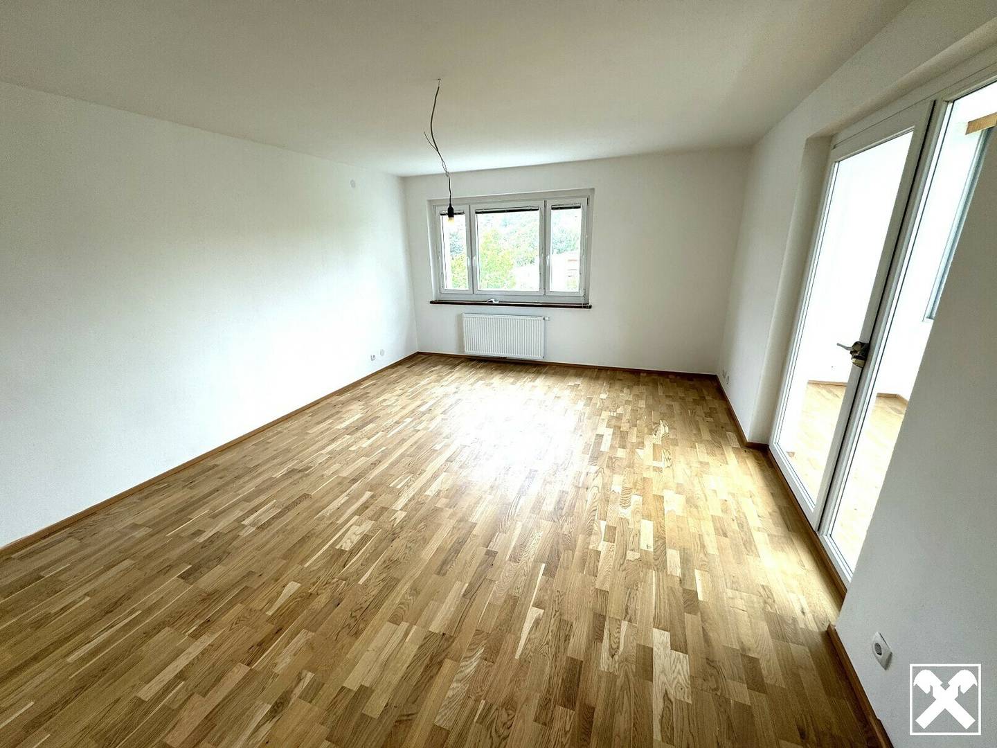 Renovated apartment with loggia on third floor