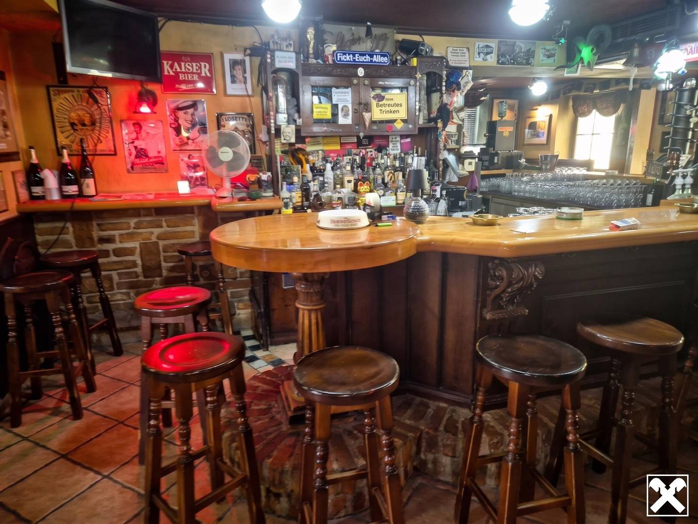 Etabliertes Pub mit Wohnungen
