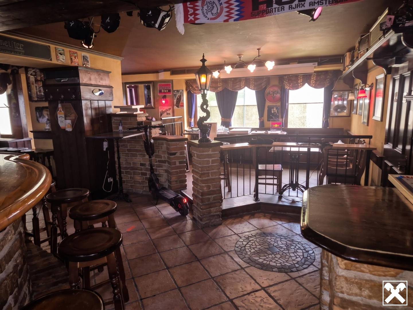 Etabliertes Pub mit Wohnungen