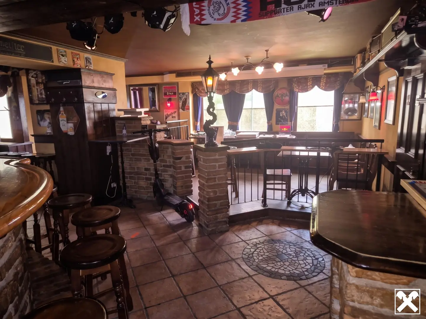 Established Pub with Apartments