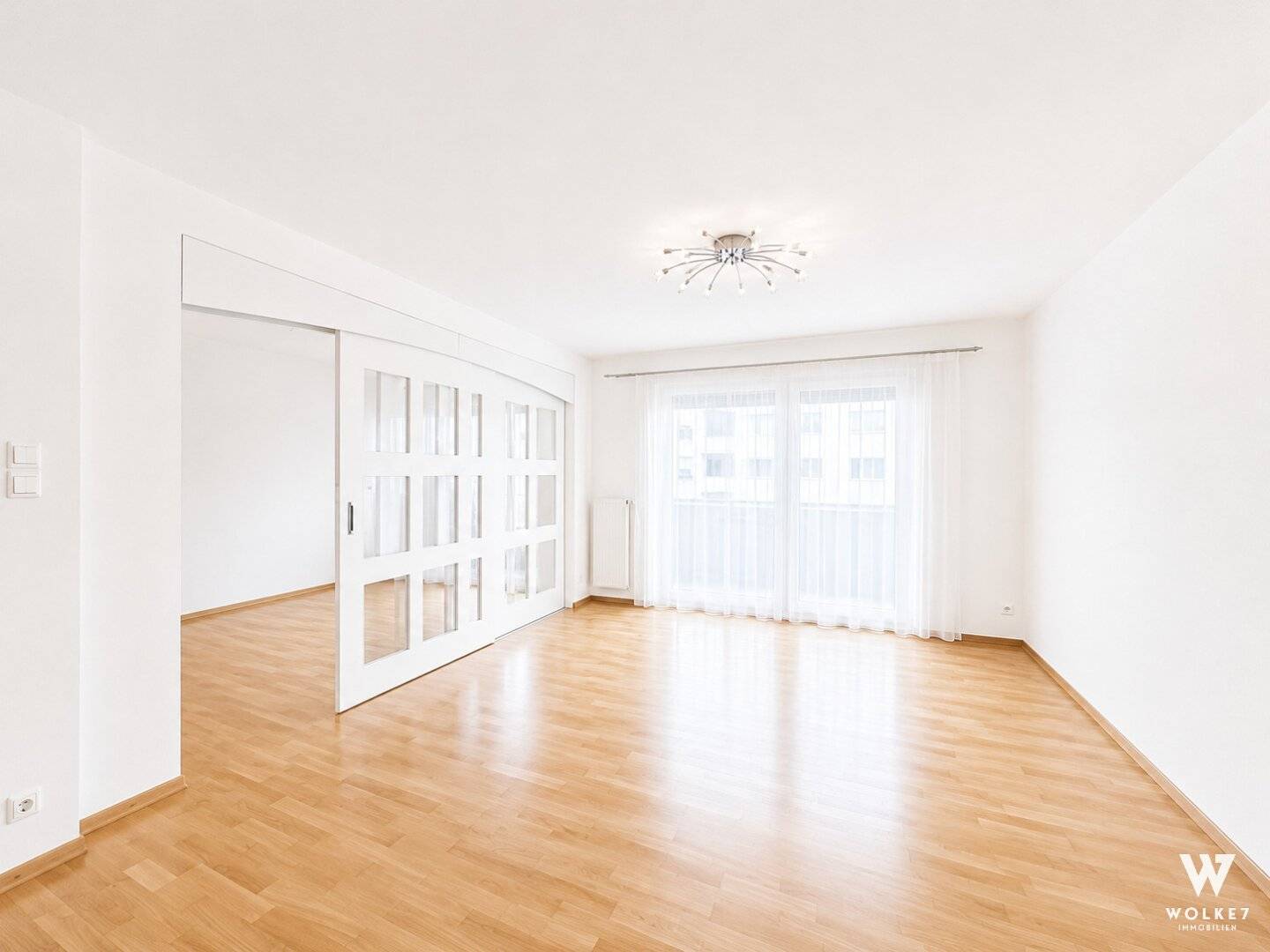 Bright apartment with balcony near U3 Enkplatz