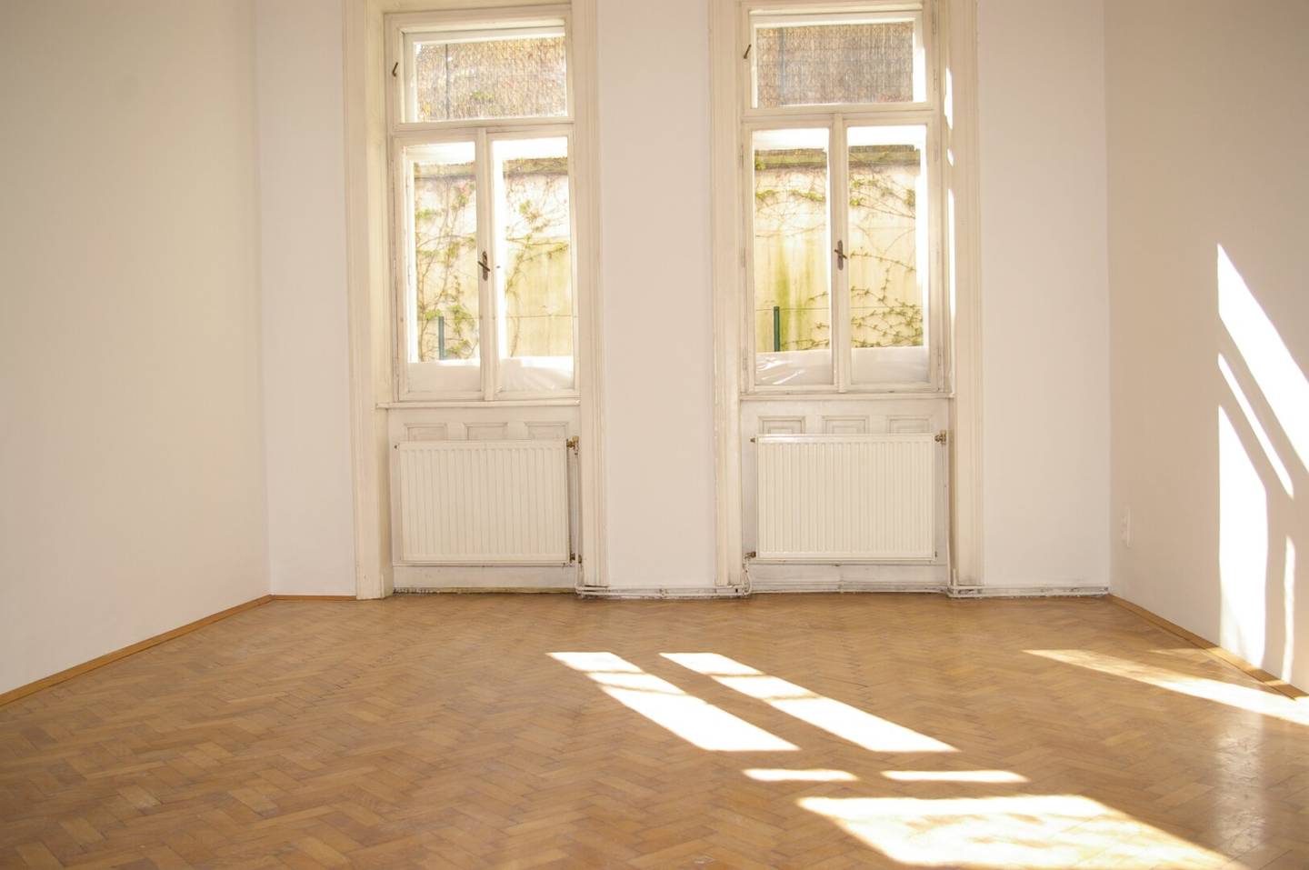 Quiet courtyard location