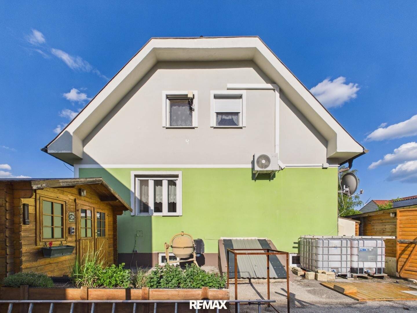 Landhaus mit Pool und Terrasse in Sigleß