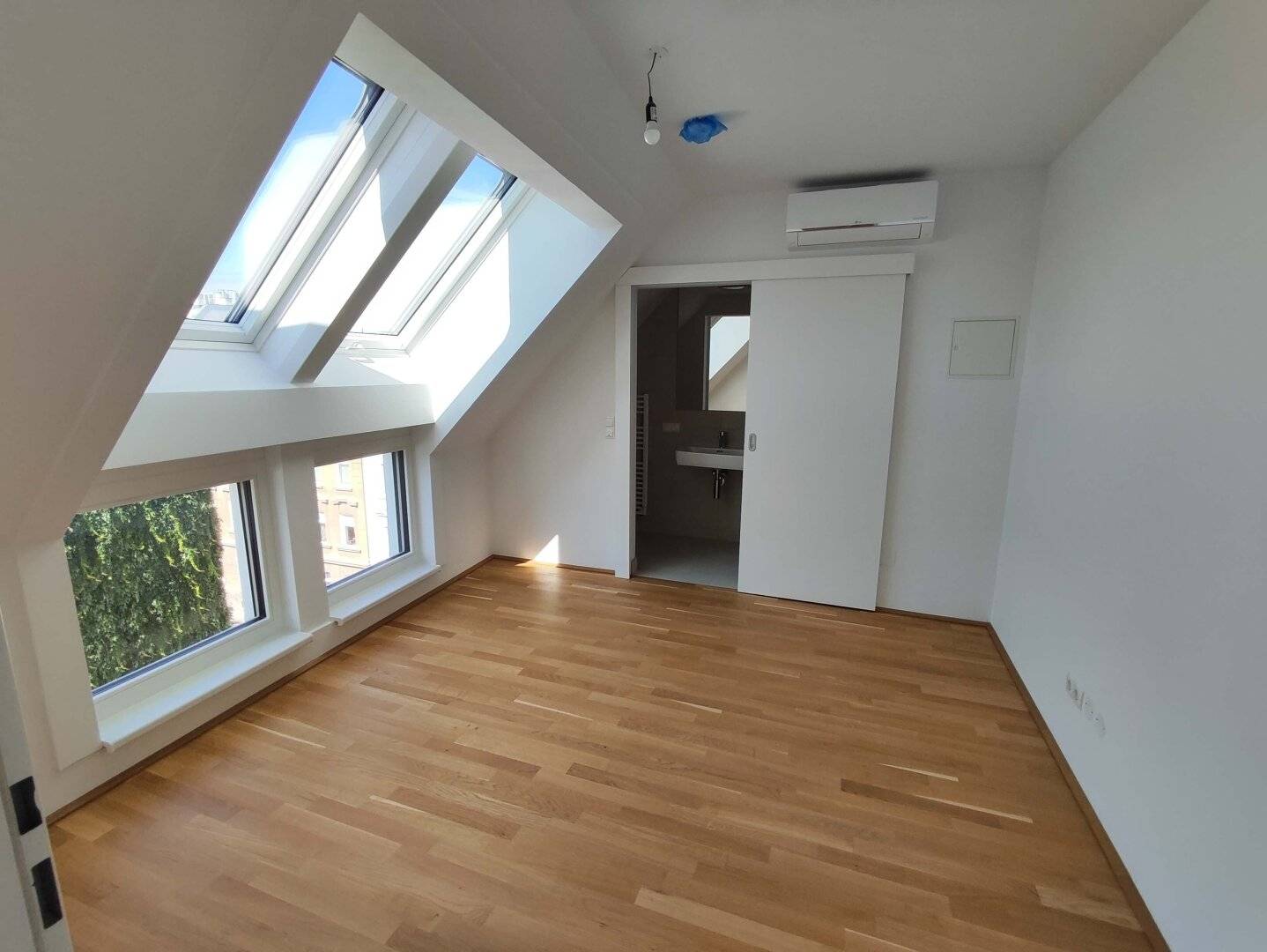 Sunny Top-Floor 3-Room First Occupancy with Balcony in 1210 Wien Top 2/50