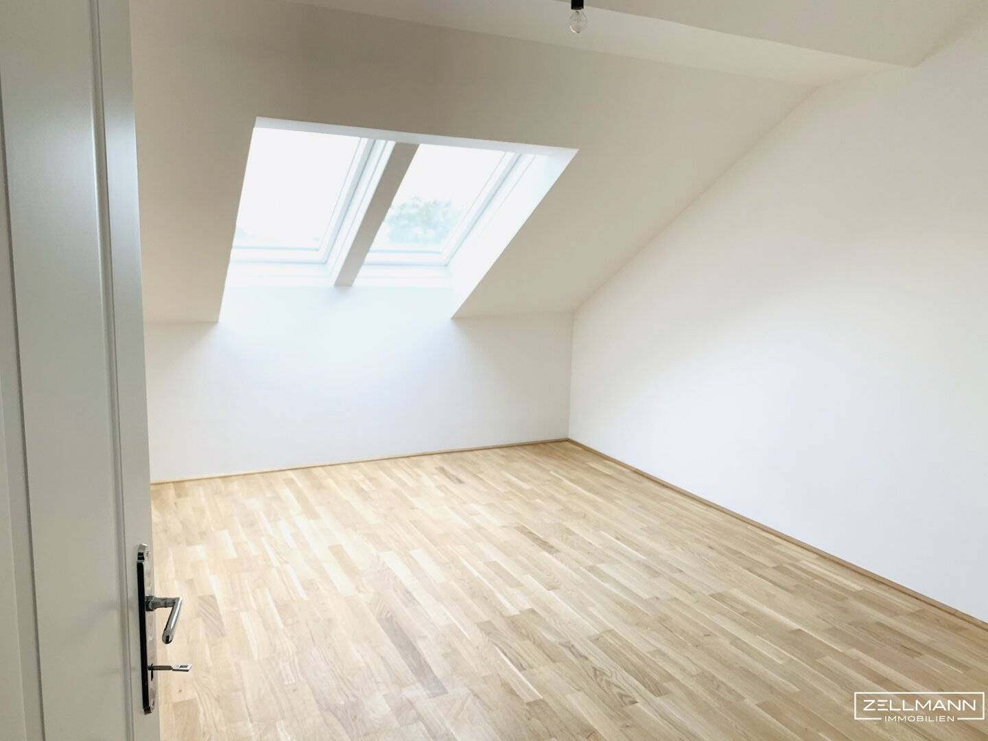 Dachgeschosswohnung bright balcony terrace quiet