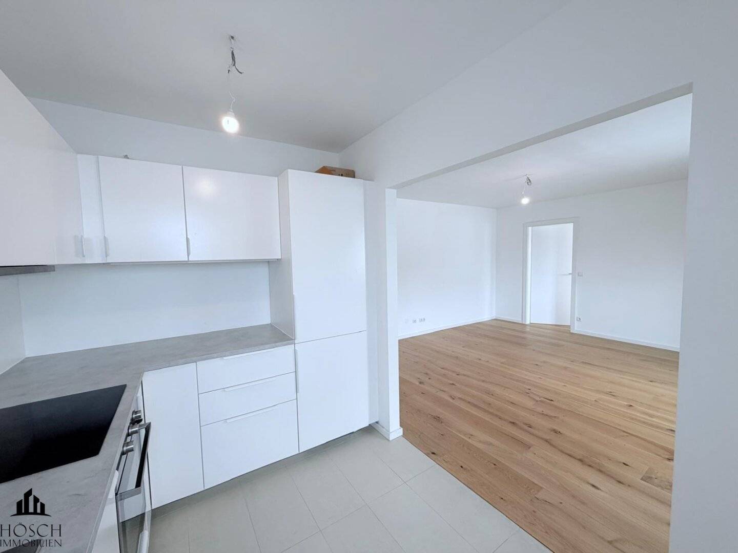 Attic apartment with lift in quiet location